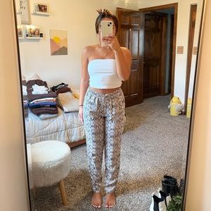 Jennifer Lopez grey and white printed pants size XS